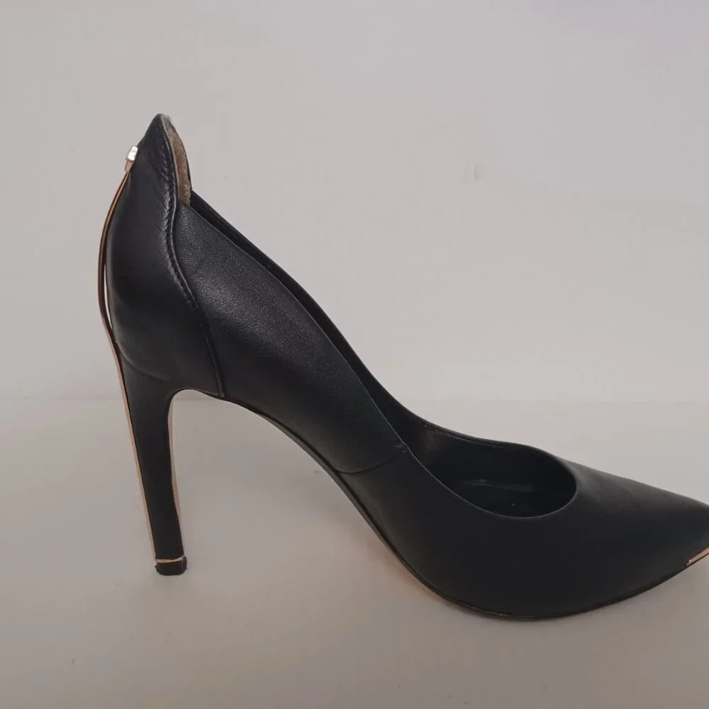 TED BAKER LONDON MELISSA ROSE GOLD TRIM HEELS size 39